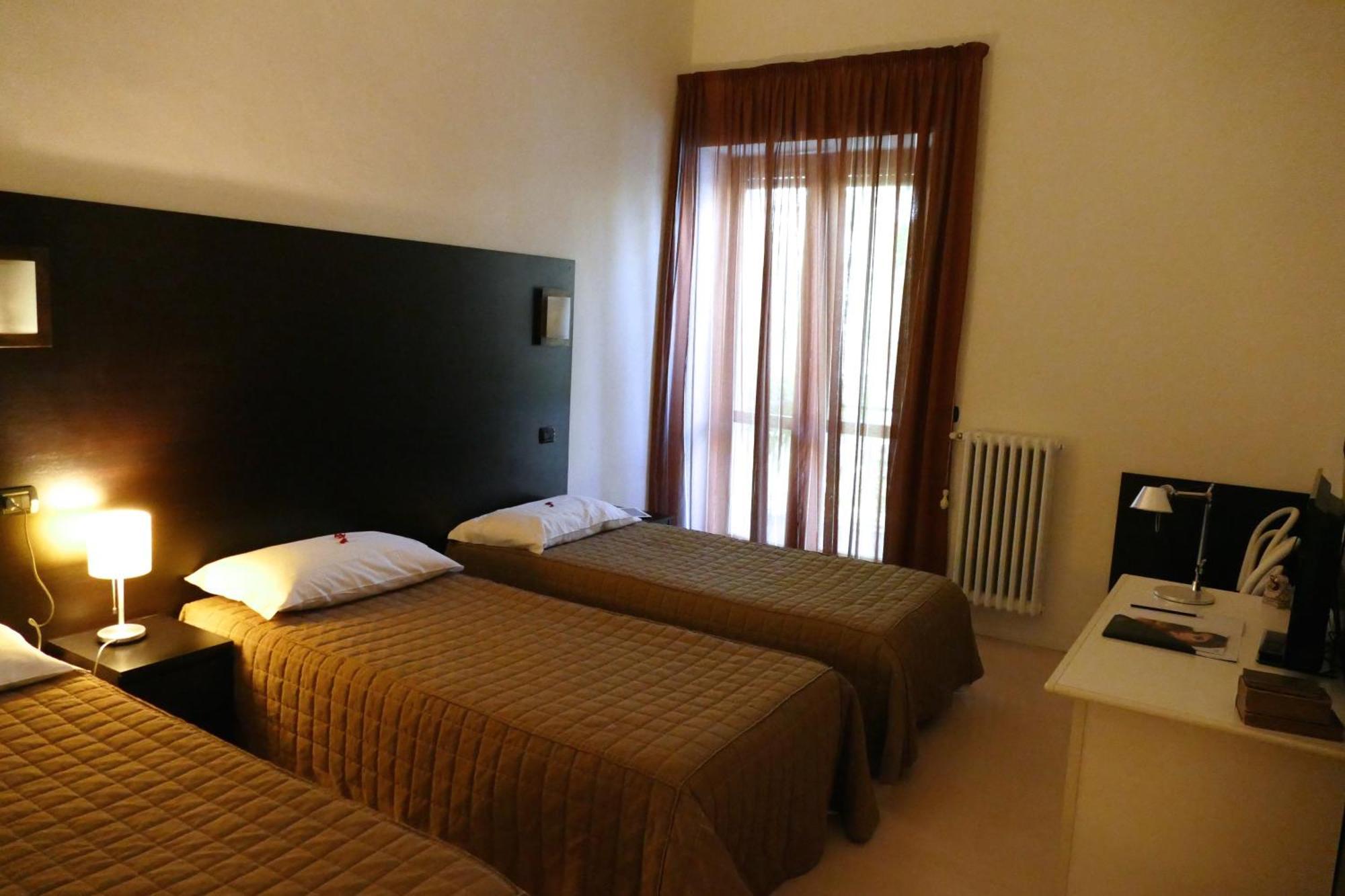 Hotel Colucci นัสโก้ ภายนอก รูปภาพ